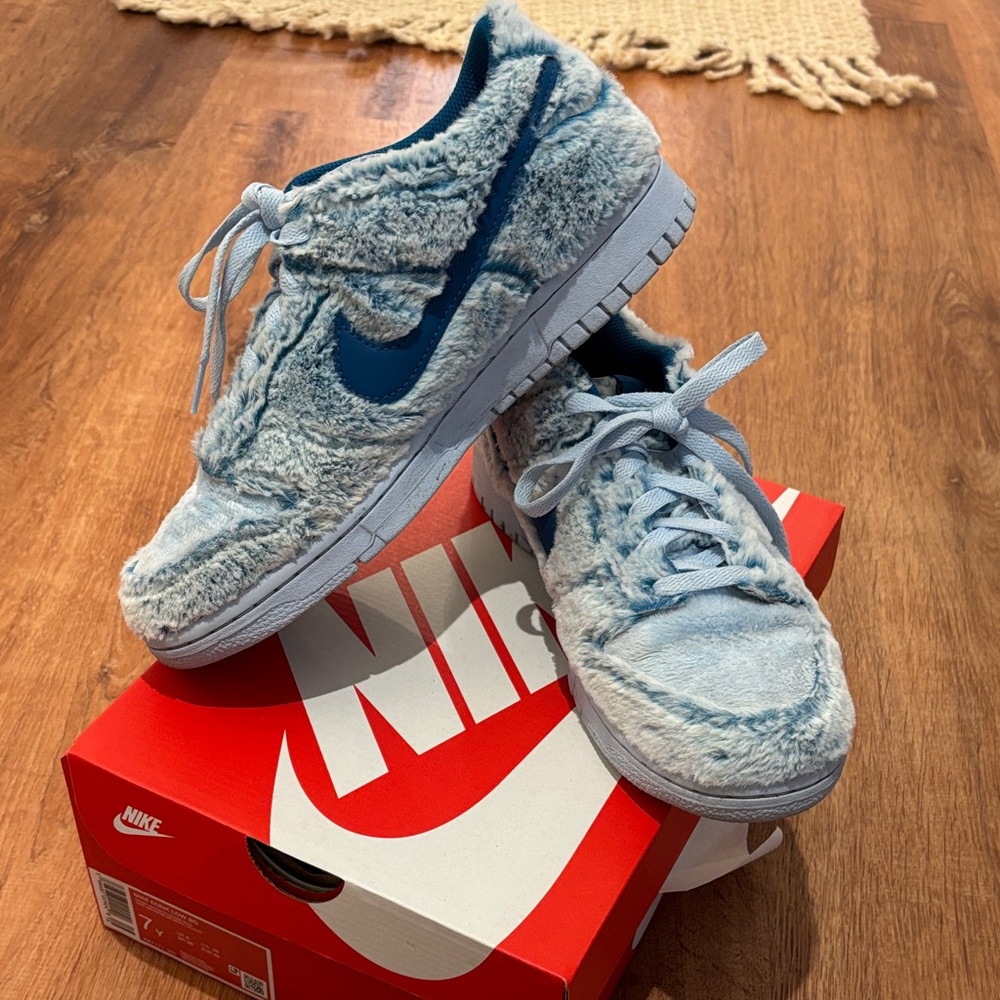 Nike Dunk Low Abominable Snowman